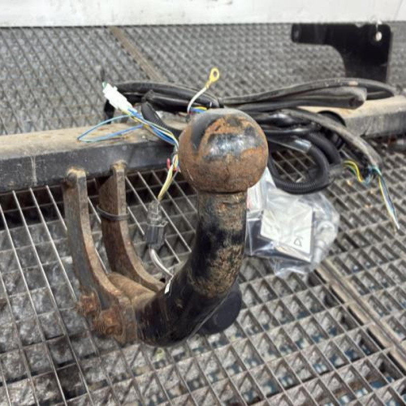 Attelage (boule de remorquage) RENAULT MEGANE 4 Photo n°3