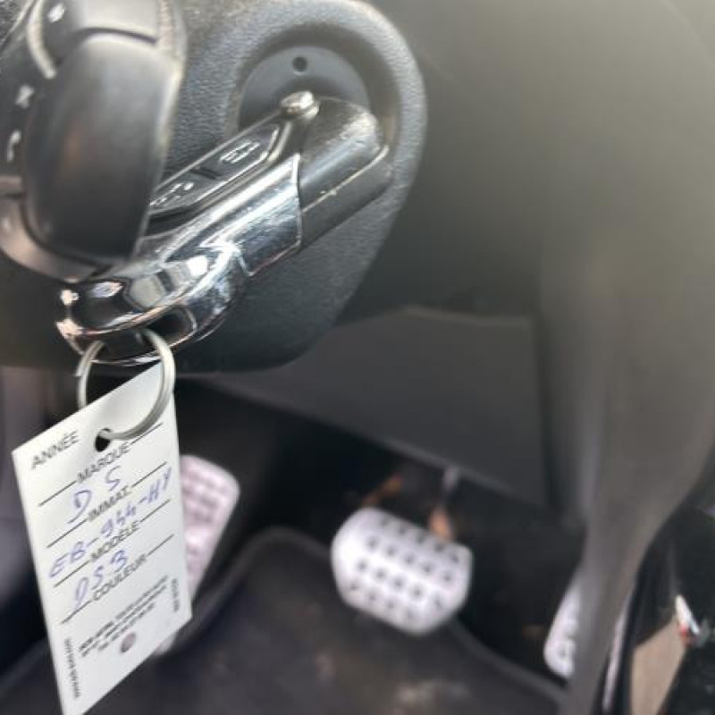 Reservoir essence DS DS3 Photo n°9