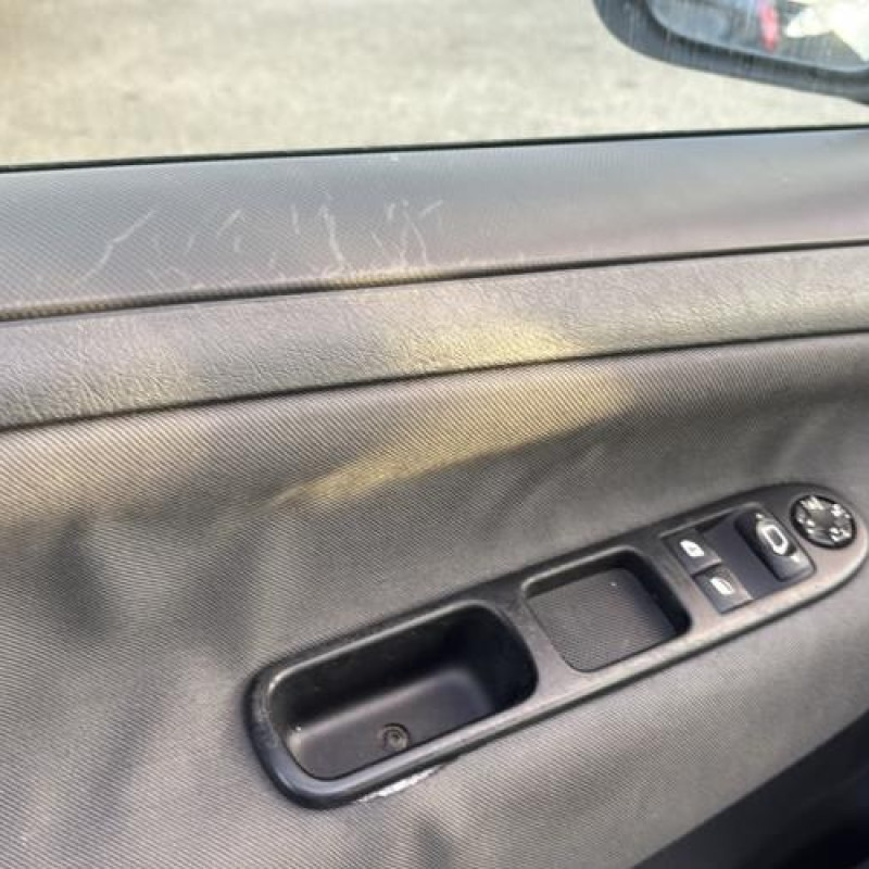 Reservoir essence PEUGEOT 207 Photo n°11