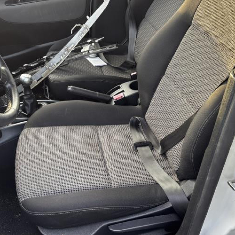 Reservoir essence PEUGEOT 207 Photo n°12