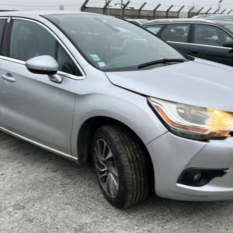 Reservoir essence CITROEN DS4 Photo n°1