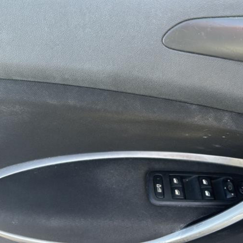 Reservoir essence CITROEN C5 2 Photo n°14