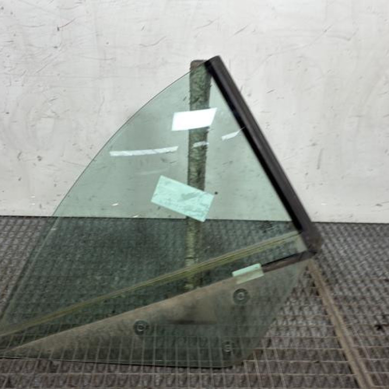 Custode arriere droit AUDI A4 2 Photo n°1