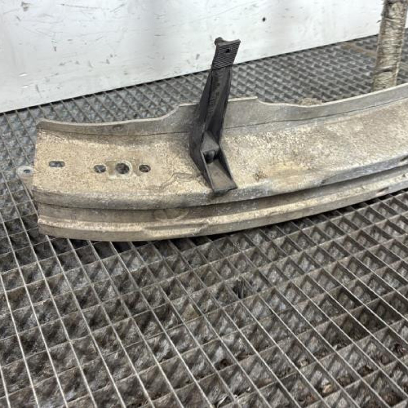 Renfort pare choc avant (traverse) AUDI A4 2 Photo n°2