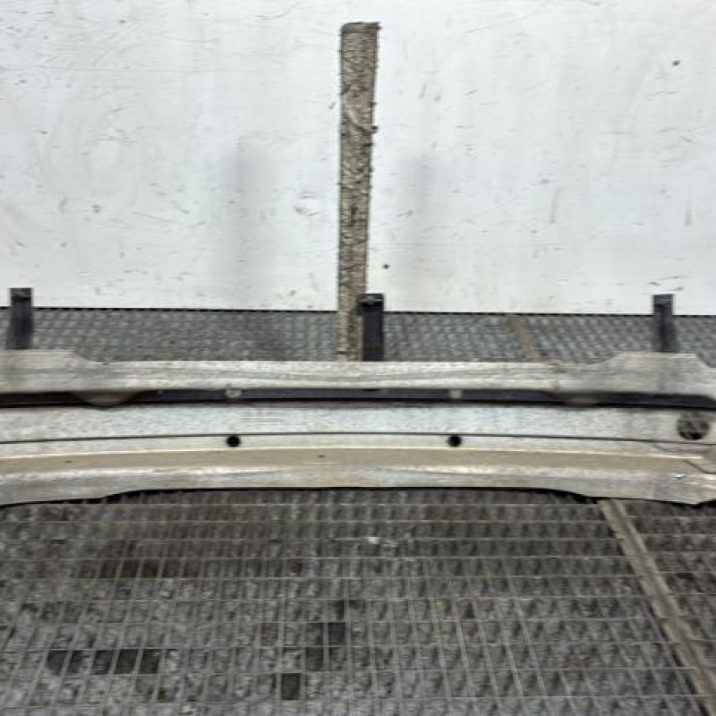 Renfort pare choc avant (traverse) AUDI A4 2 Photo n°4