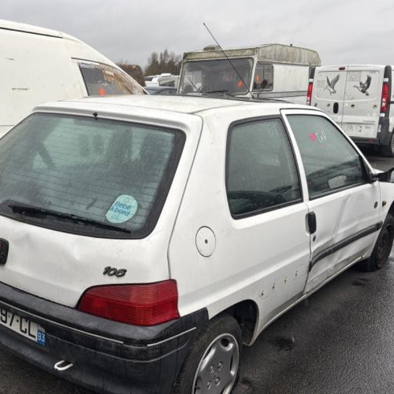 Pompe à carburant PEUGEOT 106 Photo n°3