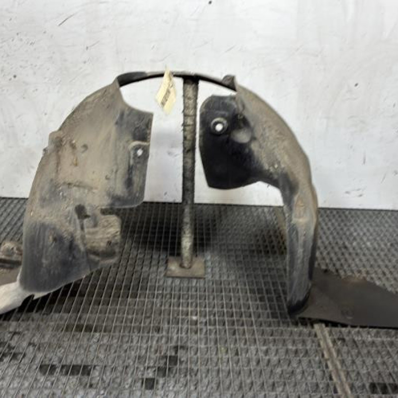 Pare boue avant gauche PEUGEOT 206 Photo n°1