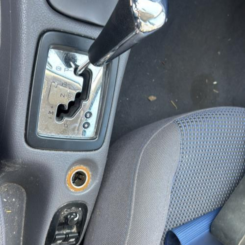 Poignee interieur avant droit PEUGEOT 206 Photo n°18