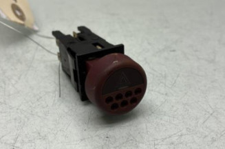 Bouton de warning PEUGEOT 106 Photo n°1