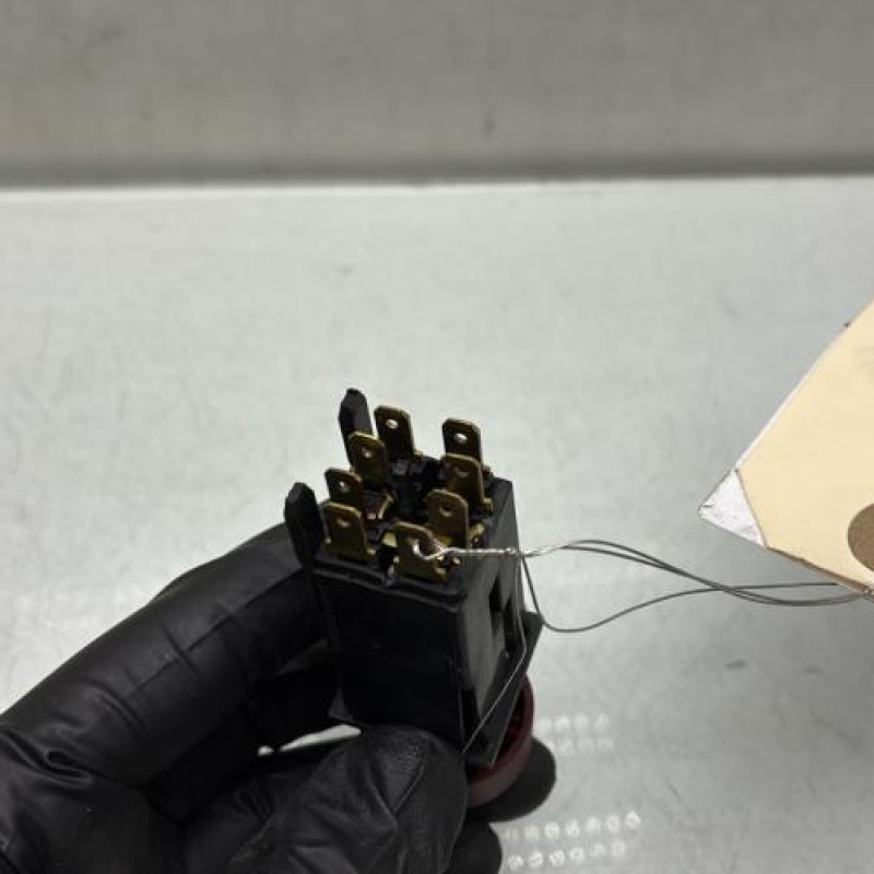 Bouton de warning PEUGEOT 106 Photo n°3