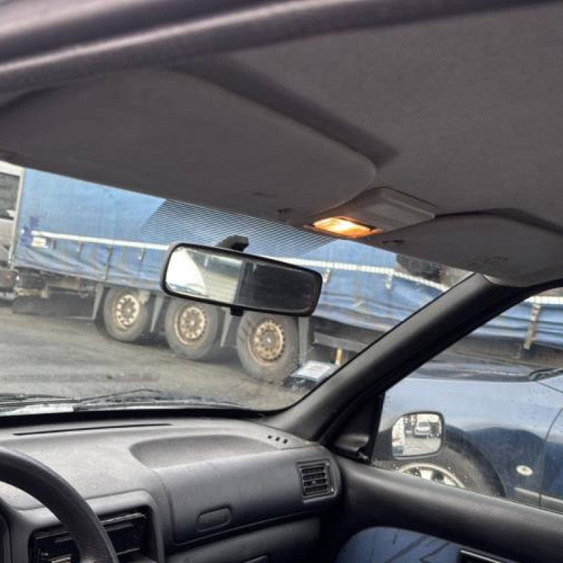 Bouton de warning PEUGEOT 106 Photo n°16