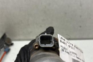 Leve vitre electrique avant droit PEUGEOT 106