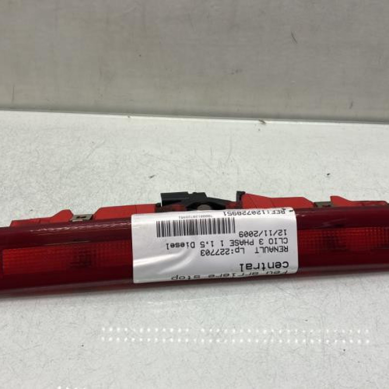 Feu arriere stop central RENAULT CLIO 3 Photo n°1