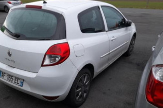 Feu arriere stop central RENAULT CLIO 3