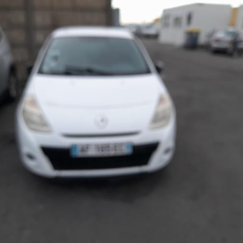 Renfort pare choc avant (traverse) RENAULT CLIO 3 Photo n°8