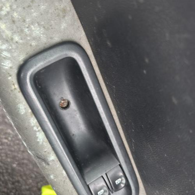 Renfort pare choc avant (traverse) RENAULT CLIO 3 Photo n°19