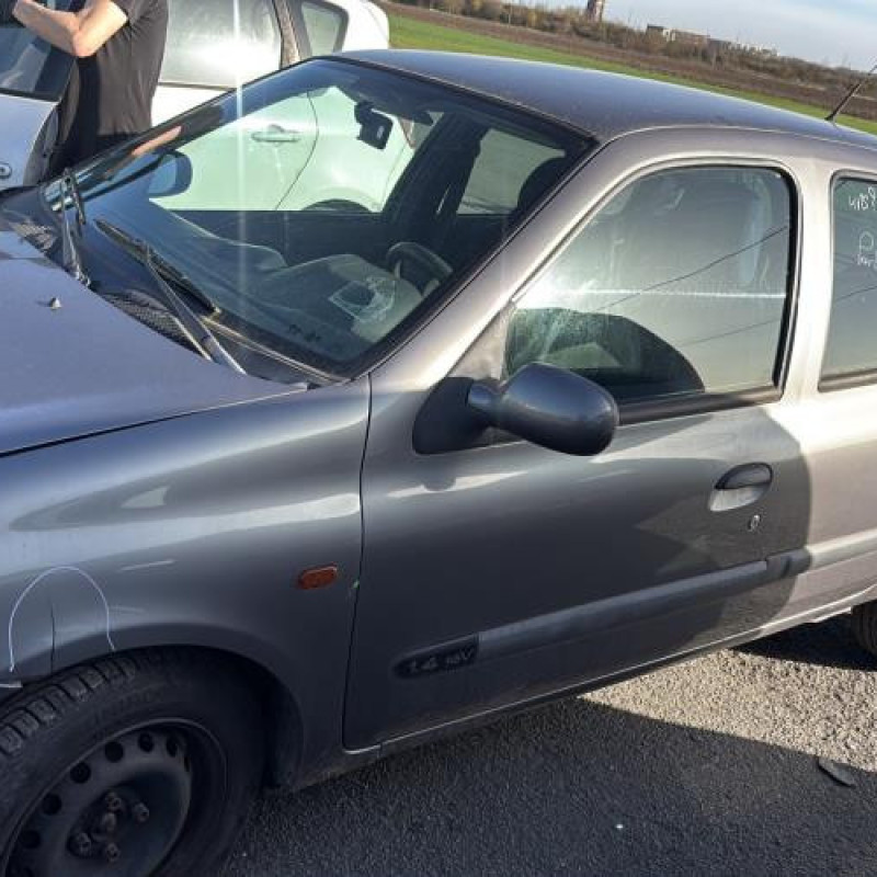 Aile avant droit RENAULT CLIO 2 Photo n°12