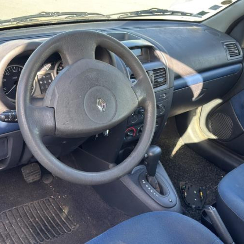 Aile avant droit RENAULT CLIO 2 Photo n°17