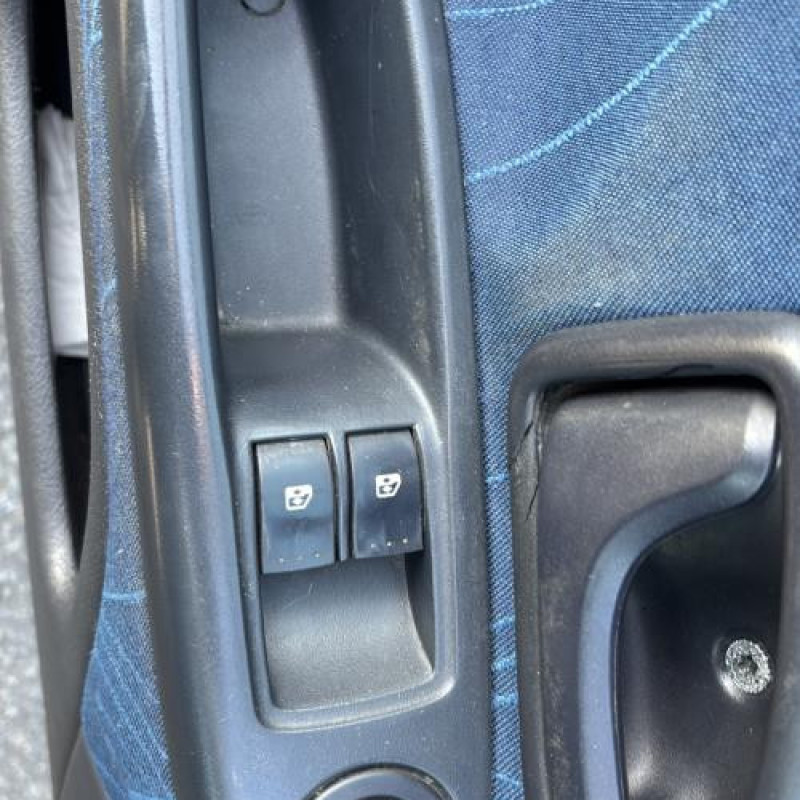 Boitier air bag RENAULT CLIO 2 Photo n°15