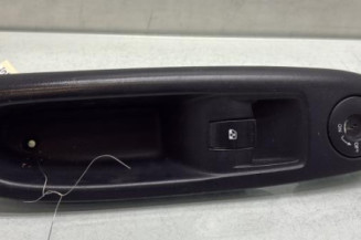 Interrupteur de leve vitre avant droit RENAULT CLIO 2 Photo n°1