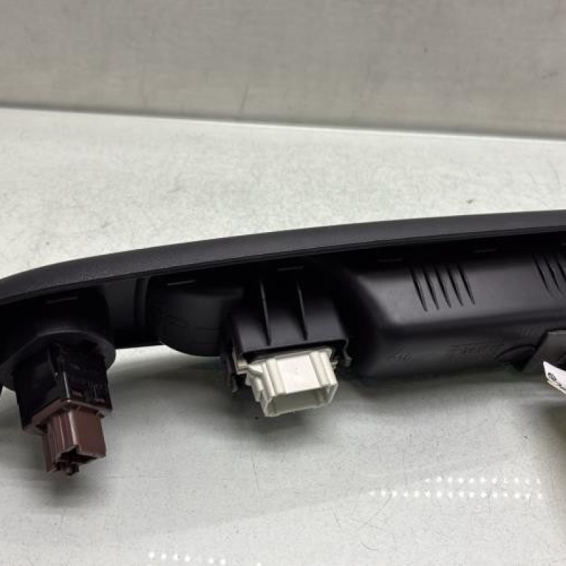 Interrupteur de leve vitre avant droit RENAULT CLIO 2 Photo n°2