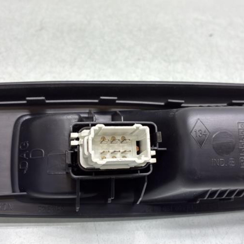 Interrupteur de leve vitre avant droit RENAULT CLIO 2 Photo n°3