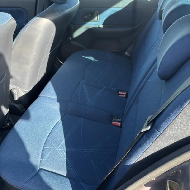 Interrupteur de leve vitre avant droit RENAULT CLIO 2 Photo n°18