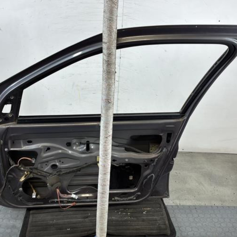 Porte avant droit RENAULT CLIO 2 Photo n°6