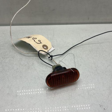 Repetiteur clignotant avant droit  (Feux) RENAULT CLIO 2