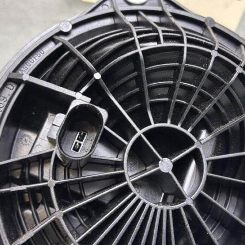 Bouton de coffre VOLKSWAGEN POLO 5 Photo n°3