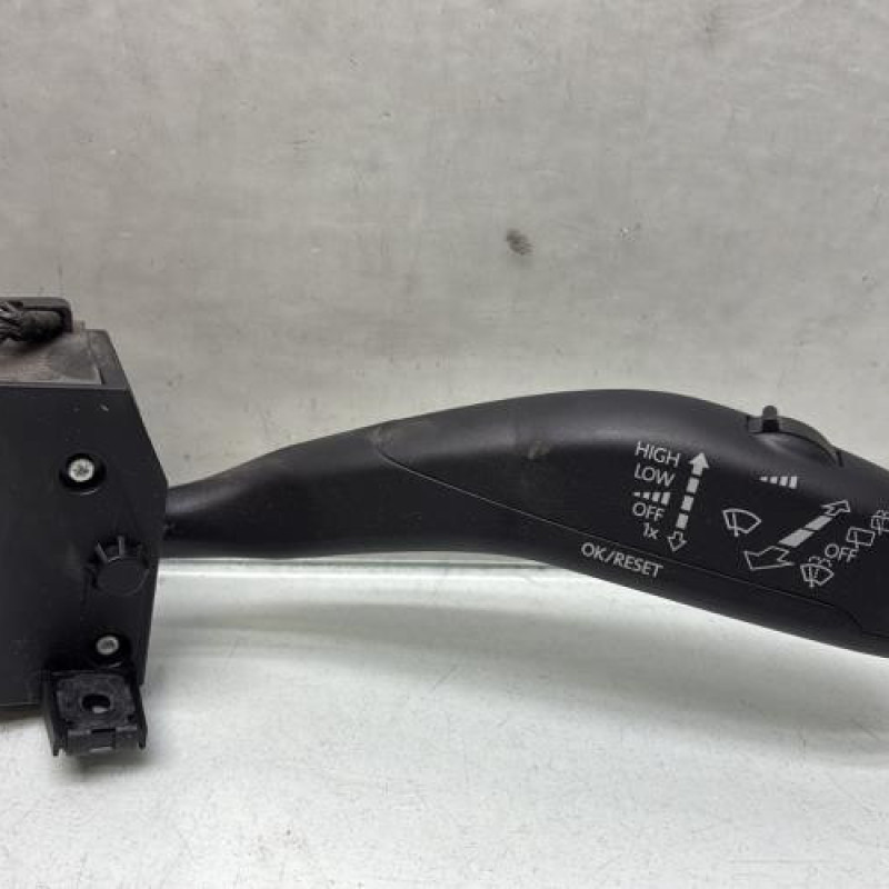 Com (Bloc Contacteur Tournant+Commodo Essuie Glace+Commodo Phare) VOLKSWAGEN POLO 5 Photo n°3