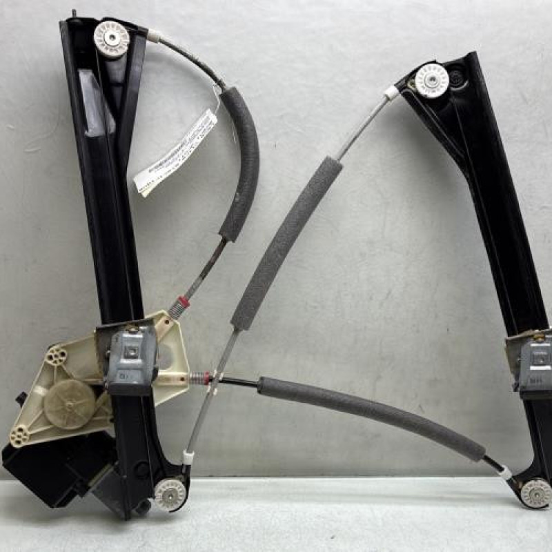 Leve vitre electrique avant droit VOLKSWAGEN POLO 5 Photo n°1