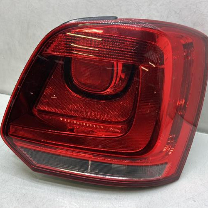 Feu arriere principal droit (feux) VOLKSWAGEN POLO 5 Photo n°1