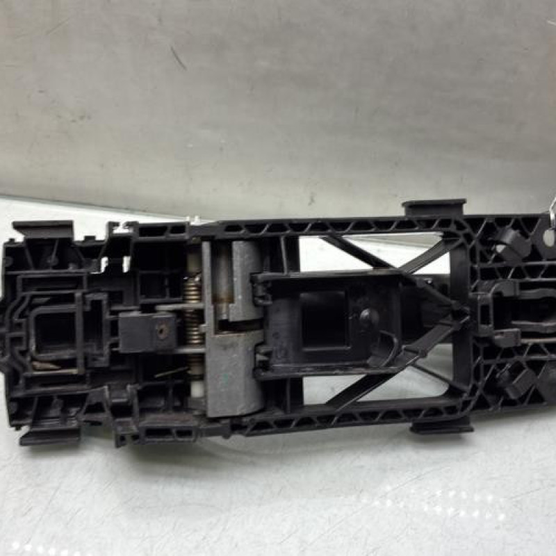 Poignee porte arriere gauche VOLKSWAGEN POLO 5 Photo n°3