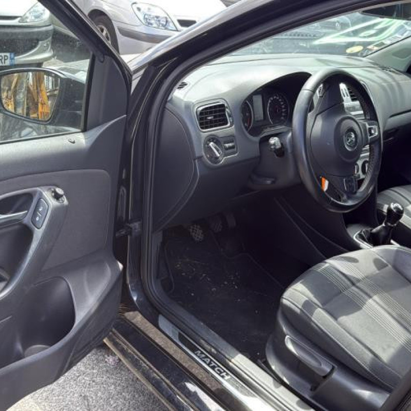 Poignee porte arriere gauche VOLKSWAGEN POLO 5 Photo n°12