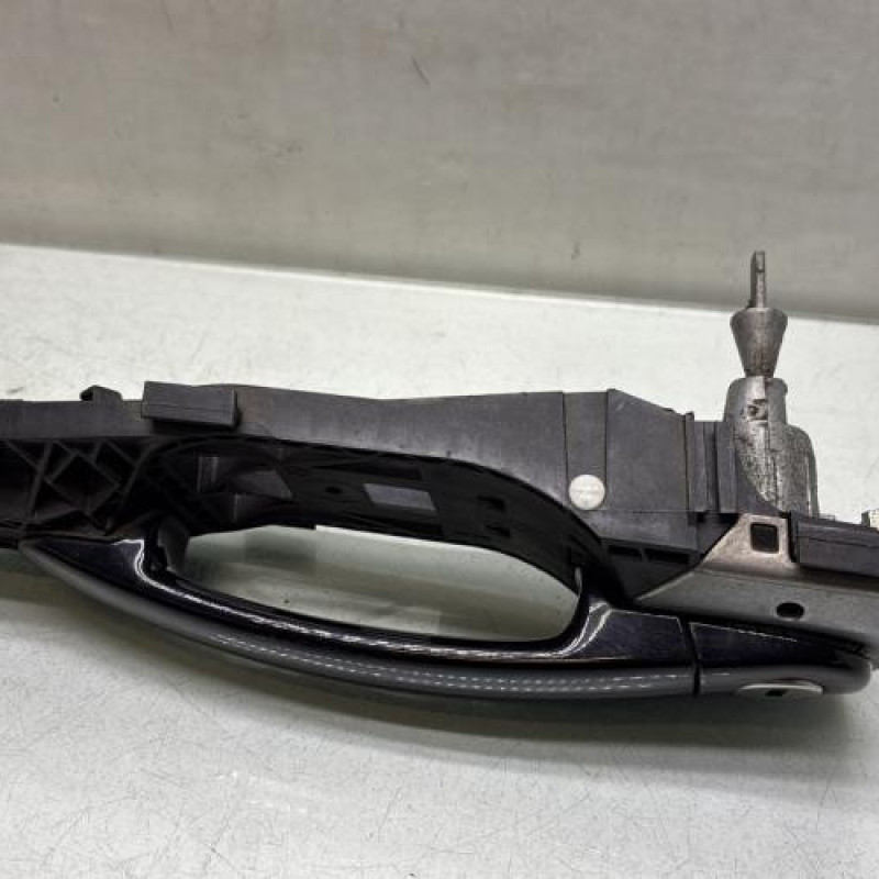 Poignee porte avant gauche VOLKSWAGEN POLO 5 Photo n°3