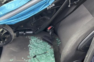 Custode avant droit OPEL MERIVA A