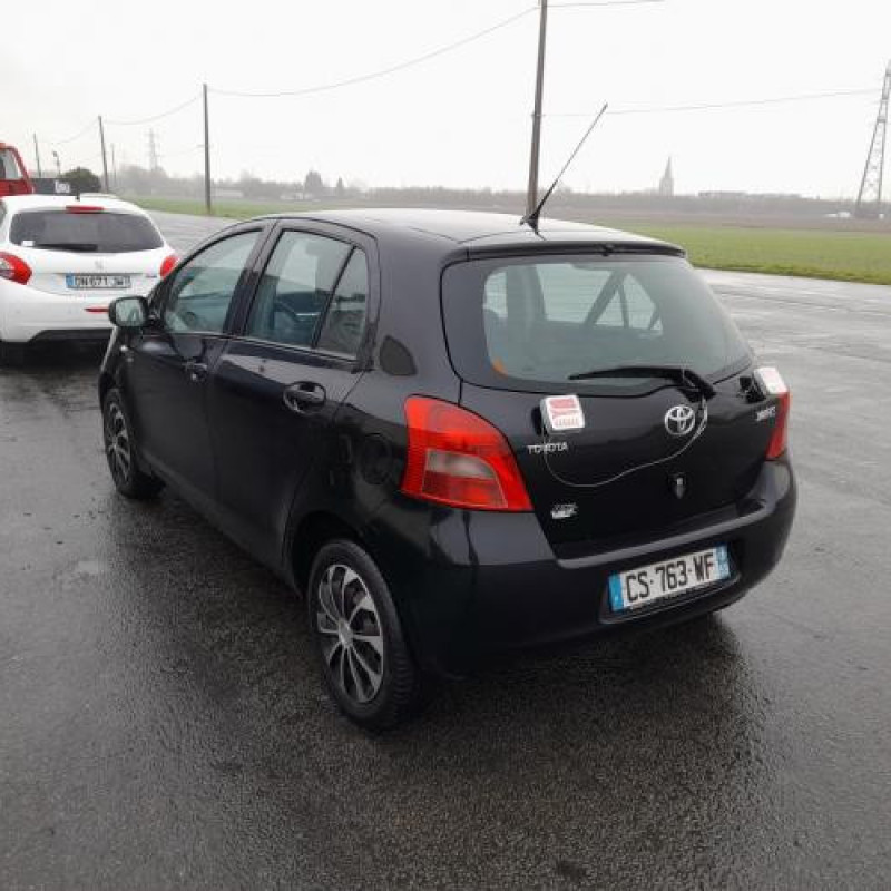 Aile avant droit TOYOTA YARIS 2 Photo n°8