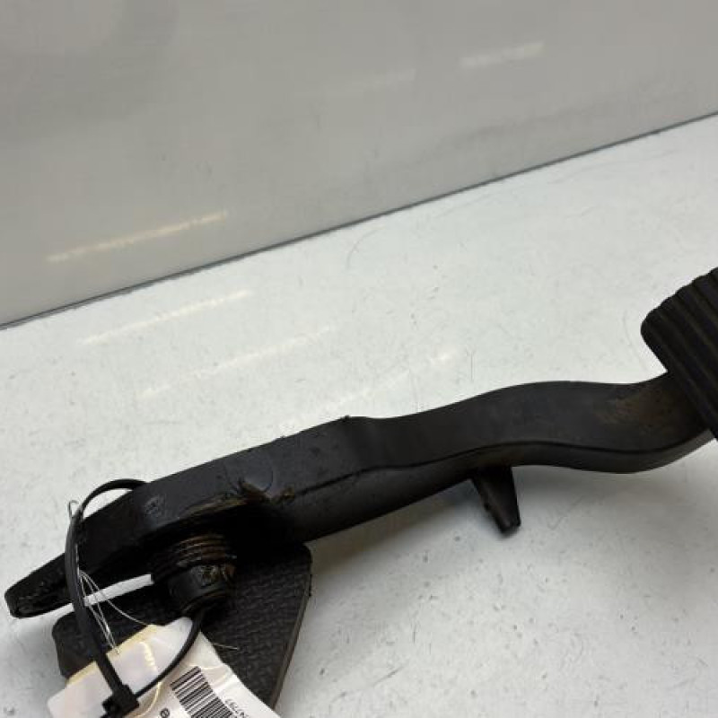 Pedale d'embrayage PEUGEOT 206 Photo n°1