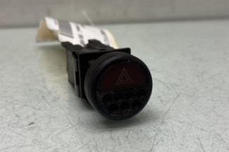 Bouton de warning PEUGEOT 205 Photo n°1