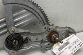 Leve vitre mecanique avant droit PEUGEOT 205