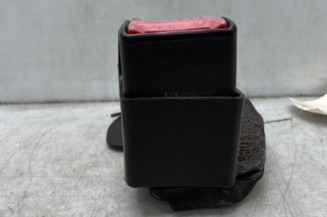 Attache ceinture arriere droit RENAULT CLIO 2