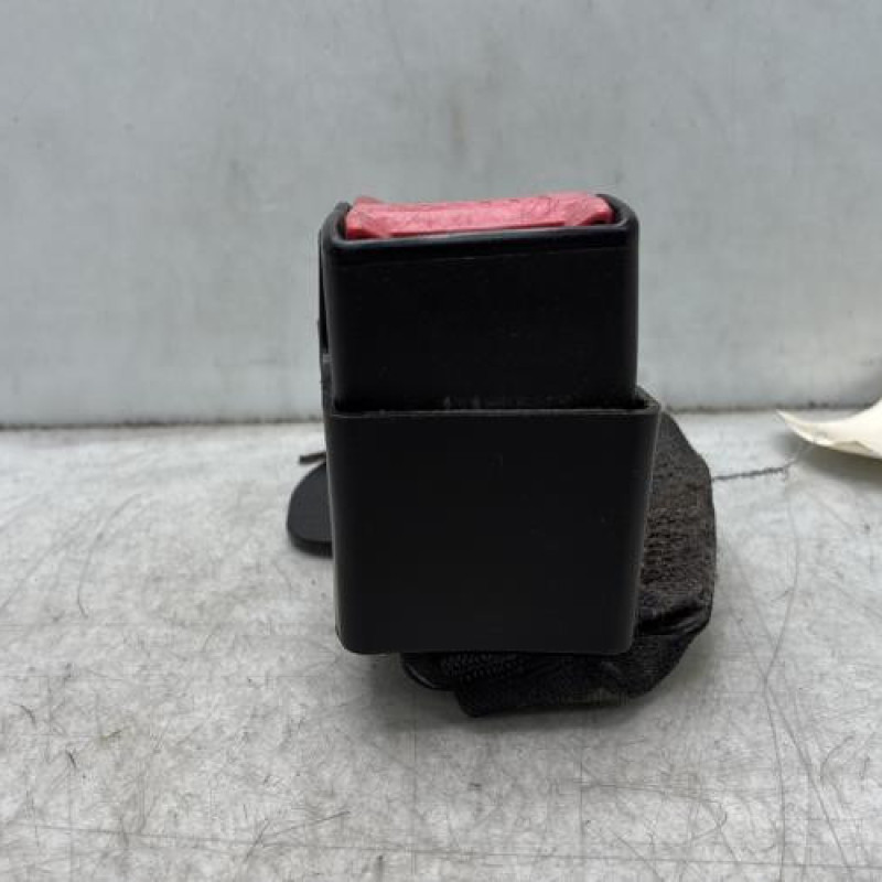 Attache ceinture arriere droit RENAULT CLIO 2 Photo n°2