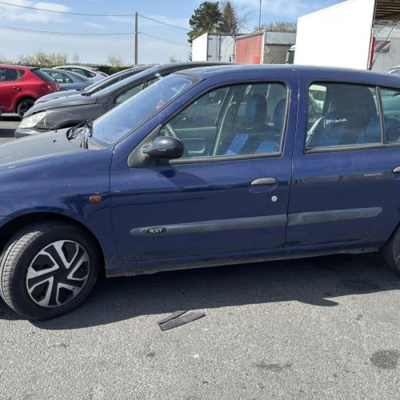 Attache ceinture arriere droit RENAULT CLIO 2 Photo n°7