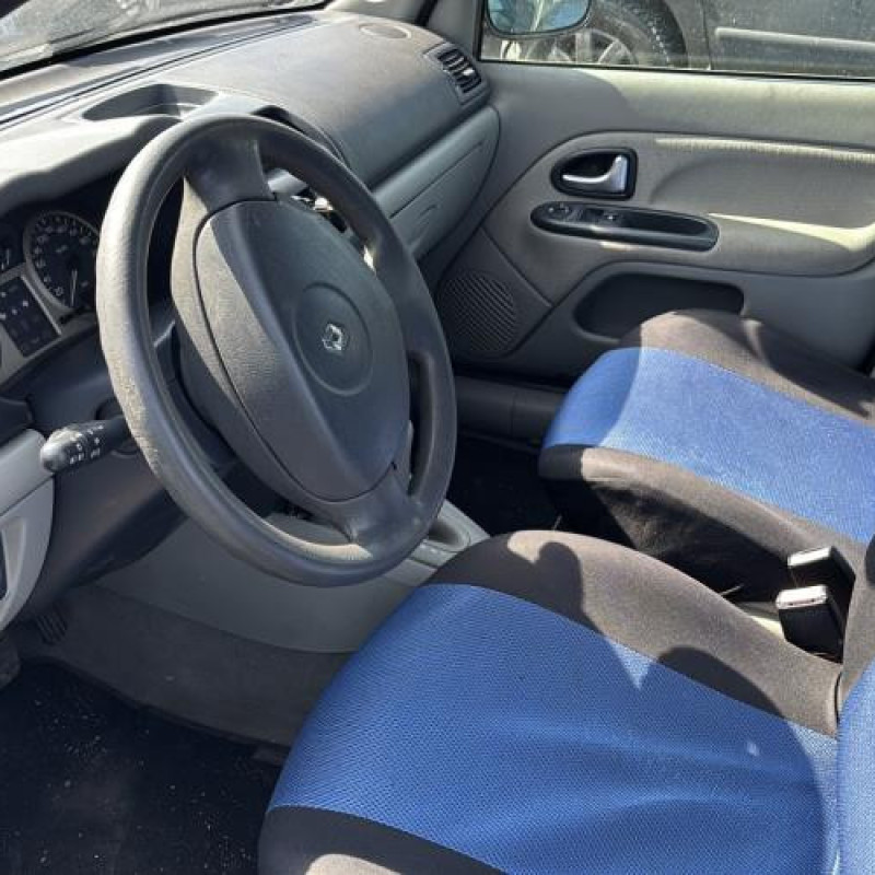 Attache ceinture arriere droit RENAULT CLIO 2 Photo n°9