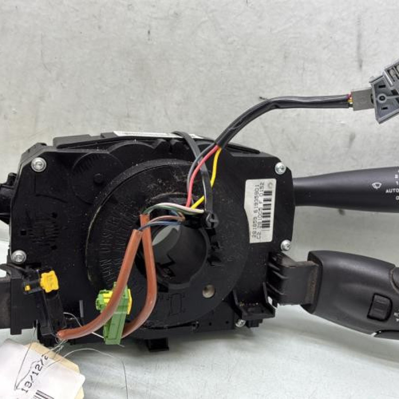 Com (Bloc Contacteur Tournant+Commodo Essuie Glace+Commodo Phare) CITROEN C5 1 Photo n°4