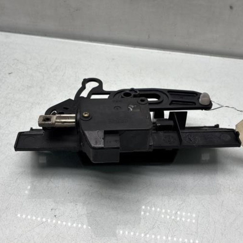 Bouton de coffre PEUGEOT 206 Photo n°3