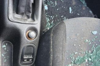 Bouton de coffre PEUGEOT 206