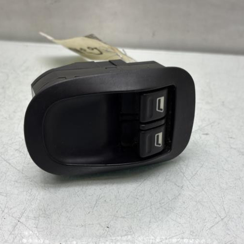 Interrupteur de leve vitre avant gauche PEUGEOT 206+ Photo n°1