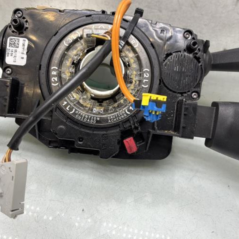 Com (Bloc Contacteur Tournant+Commodo Essuie Glace+Commodo Phare) PEUGEOT 208 1 Photo n°3